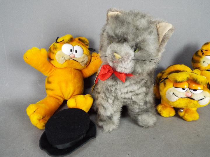 Hermman Bears, Garfield - An unboxed Hermann Teddy Original soft plush cat with red ribbon collar, - Image 3 of 3