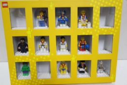 LEGO - A Lego #852820 Minifigures Collector's Box containing 11 Minifigures,