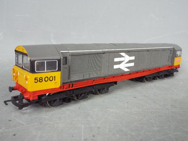 Hornby, Lima - Two part boxed OO gauge diesel locomotives. Lot includes Lima Class 55 diesel Op.No. - Image 3 of 3