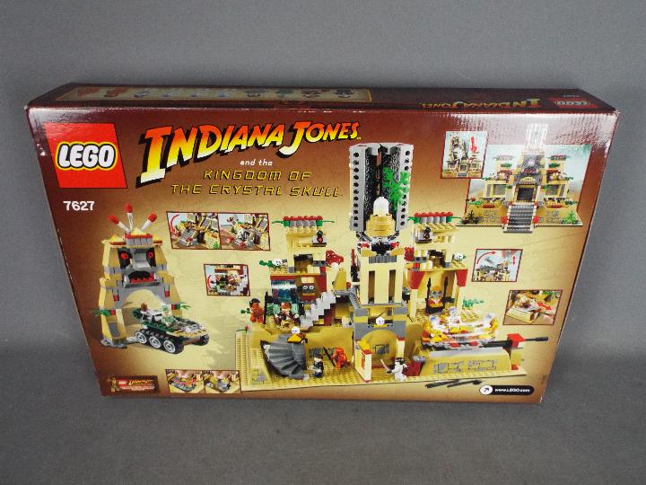 LEGO - A boxed Lego Indiana Jones set #7627 'Kingdom of the Crystal Skull'. - Image 2 of 2