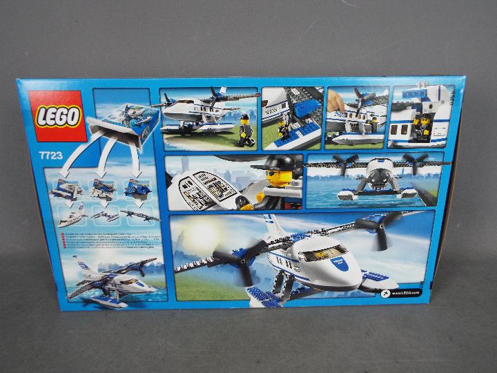 LEGO - 7723 CITY Police Pontoon Plane construction set factory sealed. Box in excellent condition. - Image 2 of 2