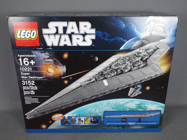 LEGO - 10221 Star Wars Super Star Destroyer construction set, factory sealed.