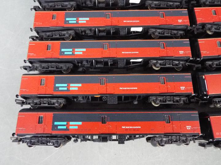 Lima, Bachmann - A rake of 12 unboxed OO gauge Royal Mail Express Systems van. - Image 2 of 2