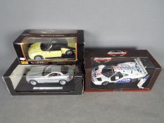 Maisto - UT - 3 x 1:18 scale cars including Ford Thunderbird Show Car, Mercedes McLaren SLR,