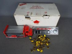 Danbury Mint - 1938 GMC CoE Coke Cola Truck in 1:24 scale.