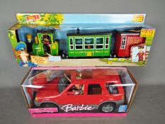 Postman Pat - Mattel - Barbie's Ford Escape Hybrid 4x4 car and Postman Pat's Greendale Rocket train,