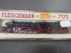 Fleischmann - A boxed Fleischmann #7175 N gauge 2-10-0 steam locomotive and tender 050 058-7 in DB