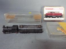 Fleischmann - A boxed Fleischmann #7230 N gauge diesel locomotive 212 181-2 in DB maroon livery;