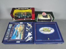 Road Signature, Corgi - Three boxed diecast model vehicles in various scales.