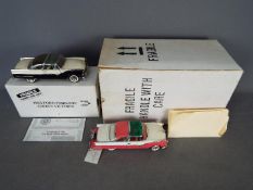 Danbury Mint - 2 x 1955 Ford Fairlane Crown Victoria models in 1:24 scale.