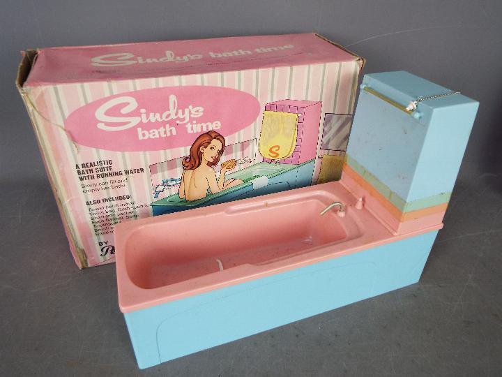 A boxed 1960's bathtime and boxed 1960's blue & pink bath Lot descriptions reflect the - Image 2 of 3