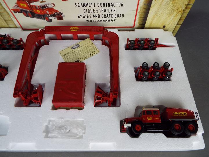 Corgi Heavy Haulage - A boxed Limited Edition Corgi Heavy Haulage CC12307 Scammell Contractor, - Image 2 of 6