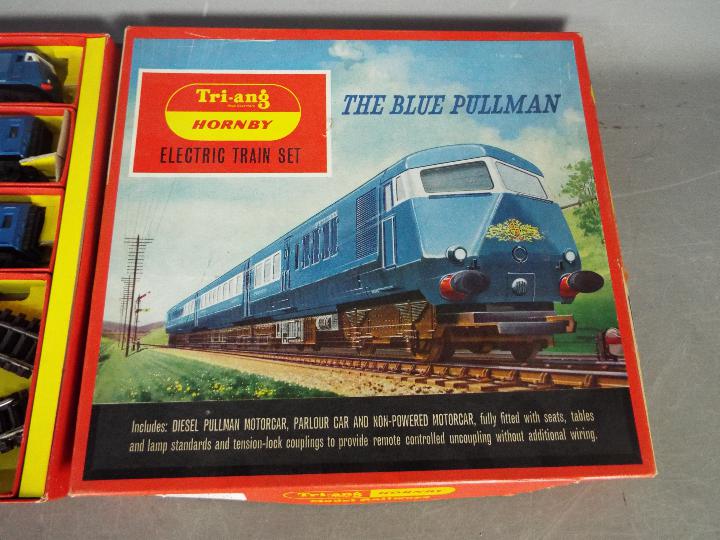 Hornby - A boxed Hornby RS52 electric train set 'The Blue Pullman'. - Image 3 of 3