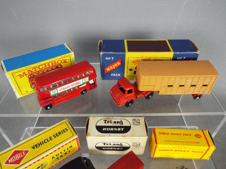 Matchbox, Dinky Dublo, Morestone, Other - Five boxed diecast model vehicles. - Image 3 of 3