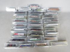 Del Prado - A boxed siding of 30 Del Prado N gauge static locomotive models.