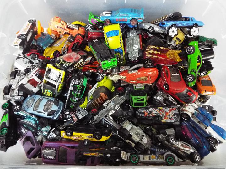 Hot Wheels - A large quantity of loose Hot Wheels vehicles including Corvette, Mustang, - Image 3 of 3