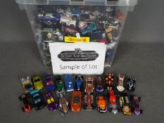 Hot Wheels - A large quantity of loose Hot Wheels vehicles including Mustang, Corvette SR2,