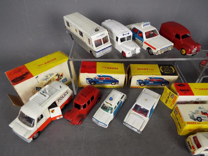 Dinky - A lot of 15 x vehicles in total and 3 x empty boxes. - Image 2 of 3
