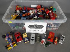 Matchbox - Corgi - Hot Wheels - A lot of over 100 diecast and plastic vehicles in various scales