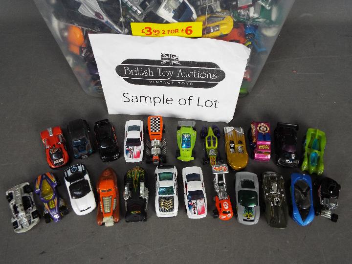 Hot Wheels - A large quantity of loose Hot Wheels vehicles including Corvette, Mustang, - Image 2 of 3