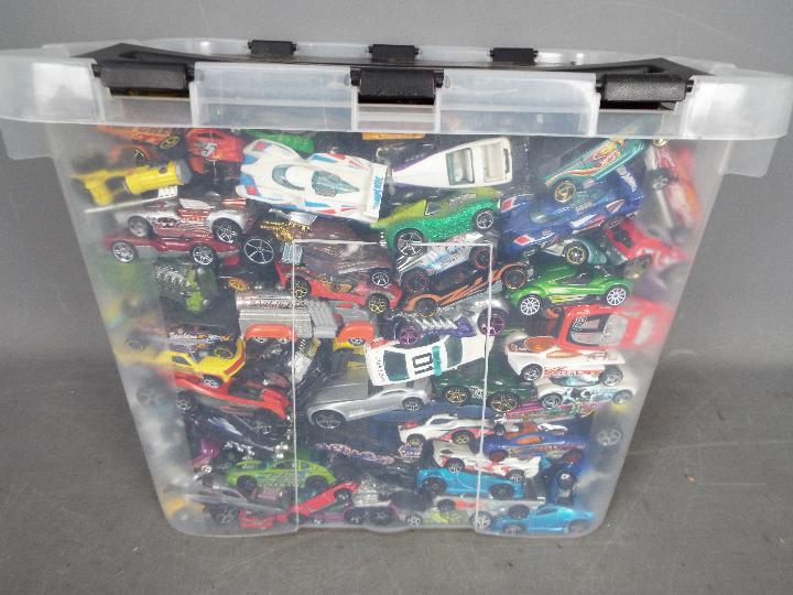 Hot Wheels - A large quantity of loose Hot Wheels cars including Holden commodore, Cunningham C4R, - Image 3 of 3