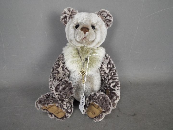 Charlie Bears - 2 x Bears Clawdia and Julian both designed by Isabelle Lee. # CB171796, # CB181813B. - Image 3 of 3