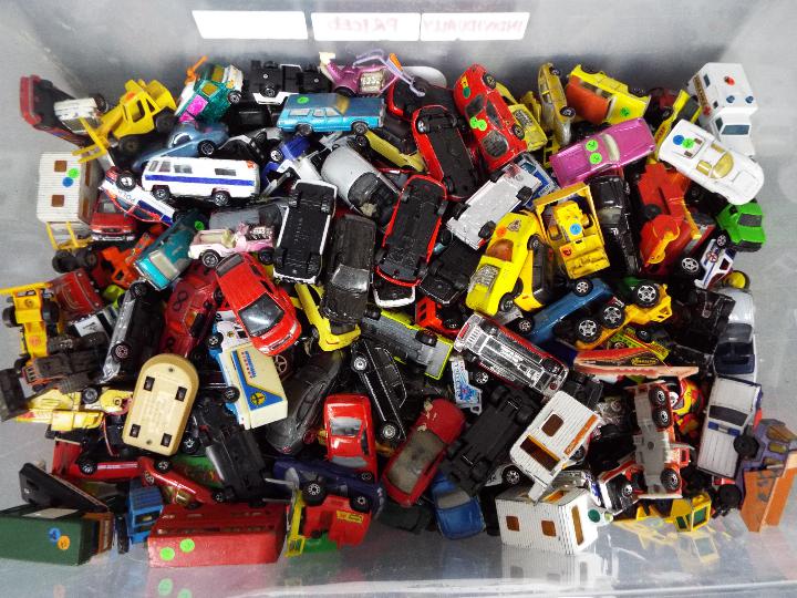 Matchbox - Realtoy - Welly - A lot of over 200 loose diecast vehicles including Matchbox Astra GTE, - Image 2 of 2