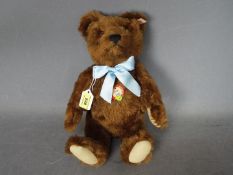 Steiff - An unboxed Limited Edition Steiff mohair bear #01112,