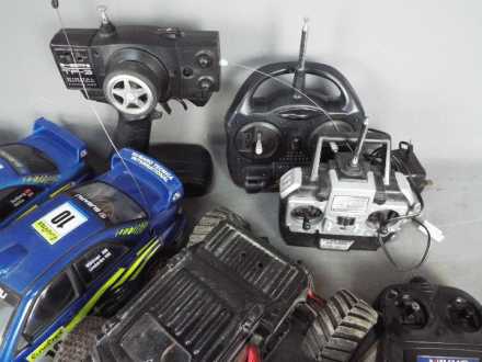 Nikko - Saicon - Zisheng - A mixed lot of 3 x radio control cars and spare parts including Saicon - Image 3 of 4