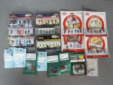 Bachmann - Graham Farish - Modelu - A collection of 18 x unopened figures and sets of figures