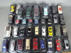Del Prado - A group of 40 x 1:43 scale vehicles from the Ultimate Car Collection including Ford