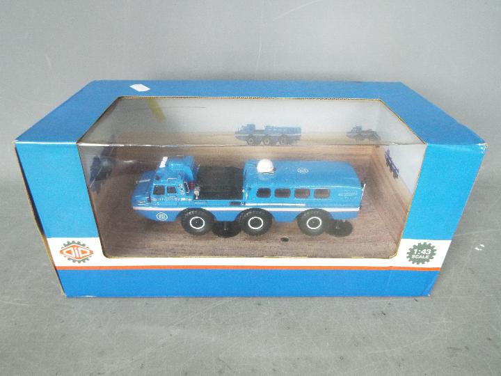 DiP Models - A 1:43 scale Zil 49061 Soyuz Astronaut Rescue vehicle, Blue Bird. # 249061.