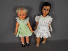 Palitoy, Brevettato - Two large vintage dolls,