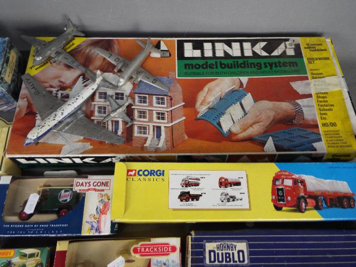 Dinky Toys, Lledo, Linka, - Image 4 of 4