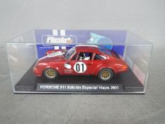 Flyslot - A limited edition Porsche 911 2001 Viajes model. # 036301.