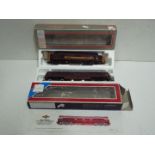 Hornby - two OO gauge diesel electric locomotives comprising class 52 Western Courier,