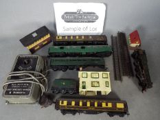 Hornby, Hornby Dublo, Triang, Other - A small collection of vintage unboxed OO gauge rolling stock,