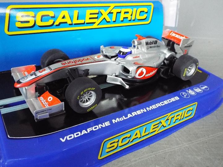 Scalextric - Vodafone McLaren Mercedes Formula One car number 3 driven by Jensen Button. # C3265. - Image 2 of 2