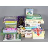 Queensway Press - Waddingtons - MB Puzzle - A collection of 14 vintage jigsaws, 3 x books,