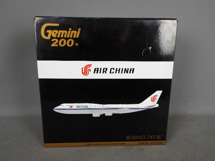 Gemini 200 - A Boeing 747-8i in 1:200 scale in Air China livery with registration number B-286. - Image 3 of 3