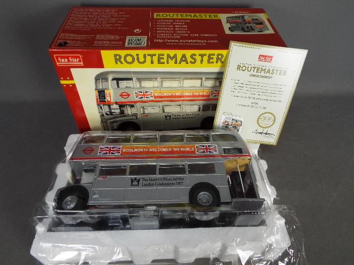 Sun Star - A boxed Sun Star 1:24 scale Limited Edition #2906 Routemaster Bus SRM 25-850 DYE;