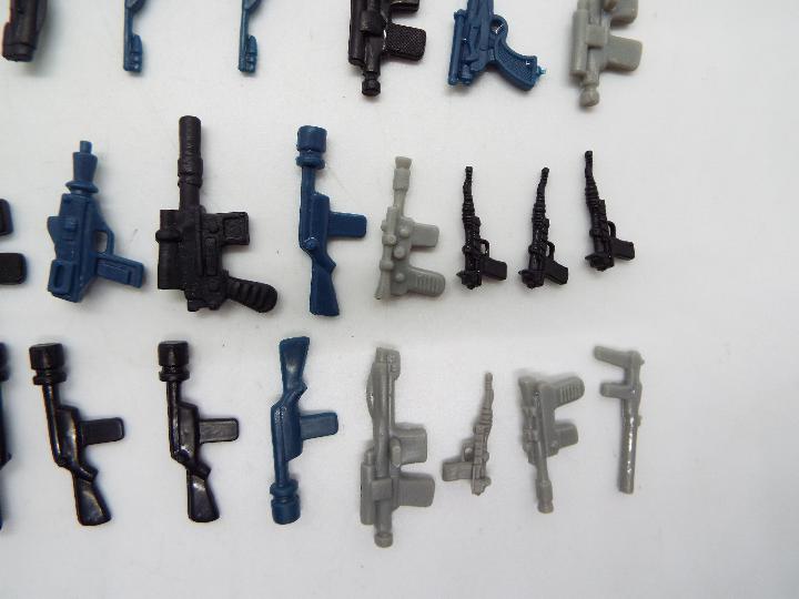 Star Wars, Kenner, Hasbro, Other - A hoard of over 40 Star Wars blasters. - Image 2 of 5