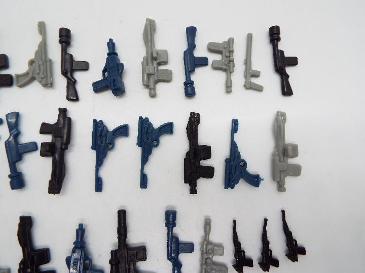 Star Wars, Kenner, Hasbro, Other - A hoard of over 40 Star Wars blasters. - Image 5 of 5