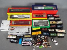 Hornby - Bachmann - Proto - A collection of 6 x boxed items of 00 gauge rolling stock,