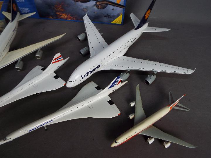 Gemini Jets - Revell - Hogan - A collection of diecast aircraft in various scales including 1:200 - Image 4 of 5