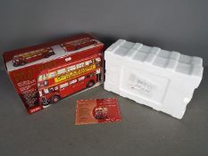 Sun Star - A limited edition London Transport RT bus in 1:24 scale. # 2921.