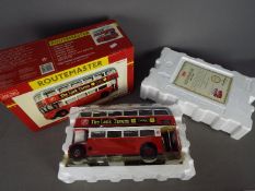 Sun Star - A limited edition London Transport Routemaster bus The Lock Tavern in 1:24 scale. # 2909.