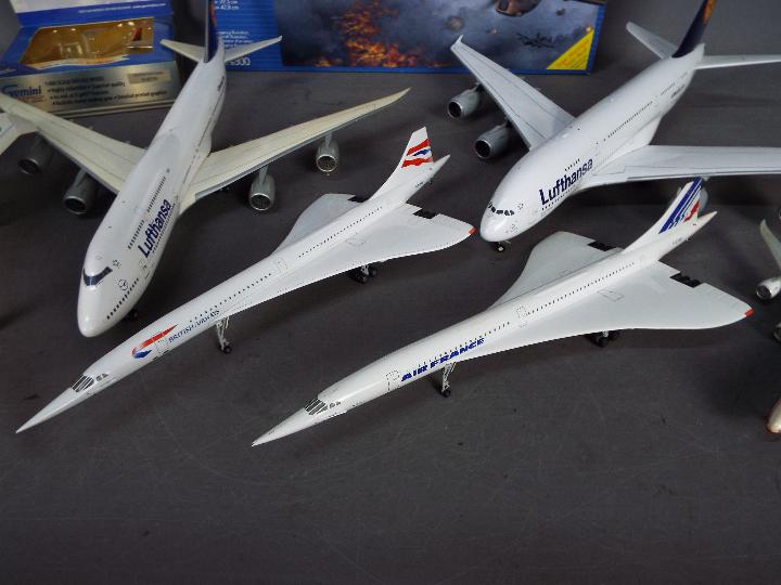 Gemini Jets - Revell - Hogan - A collection of diecast aircraft in various scales including 1:200 - Image 3 of 5