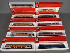 Jouef - 10 boxed HO gauge passenger coaches by Jouef.