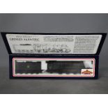 Bachmann Branch-Line - an OO gauge Gresley A4 locomotive and tender 4-6-2 'Dominion of New Zealand'